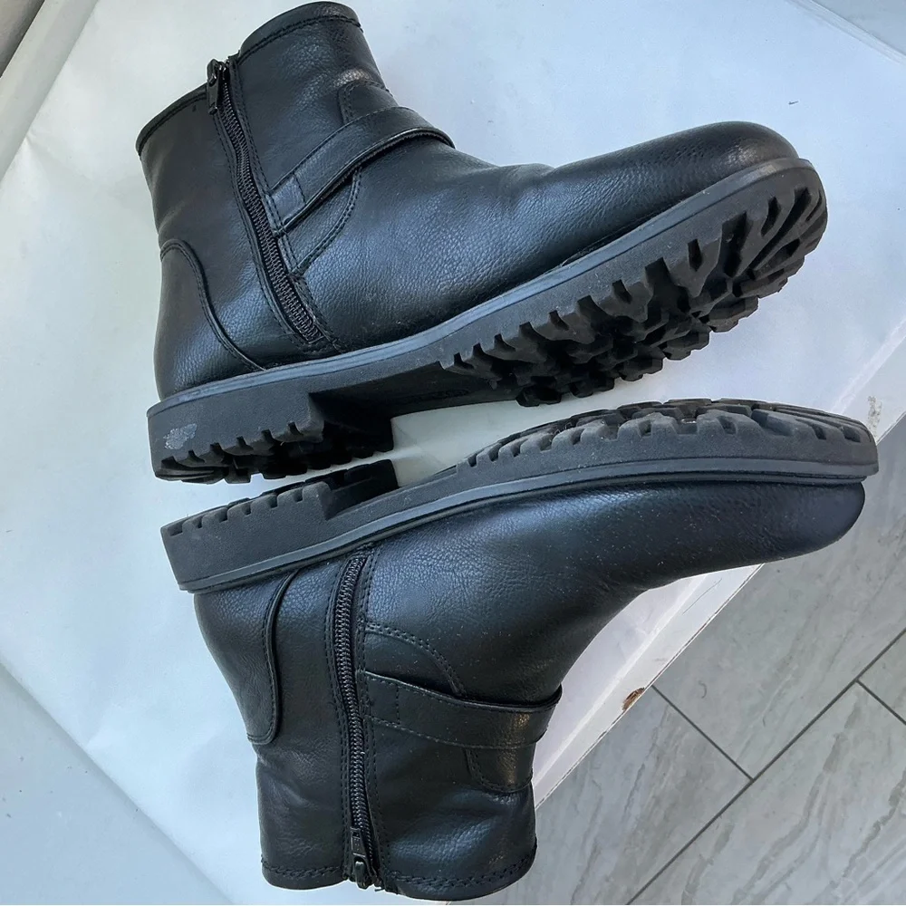BareTraps Rochelle Black Leather Woman Booties Boots Size 9 M